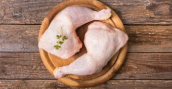 How long does it take to boil chicken thighs?
