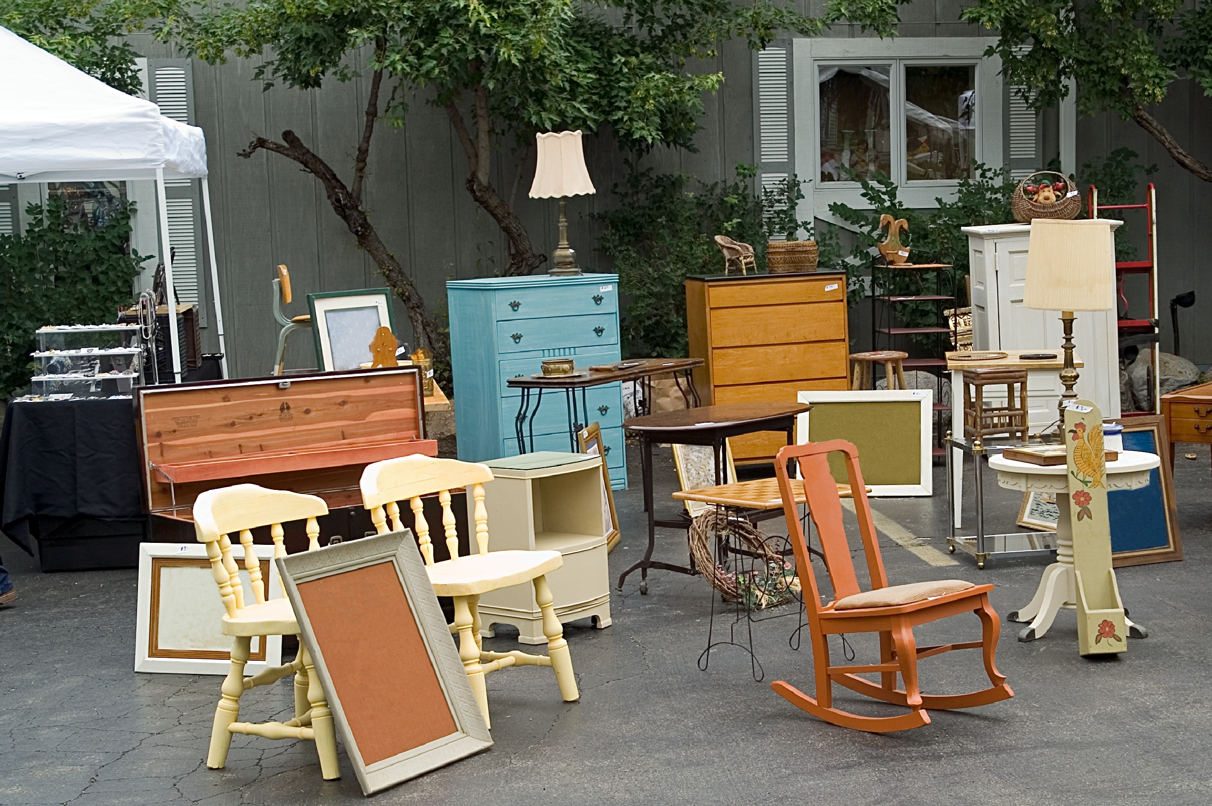 4 Things To Do With Your Old Furniture