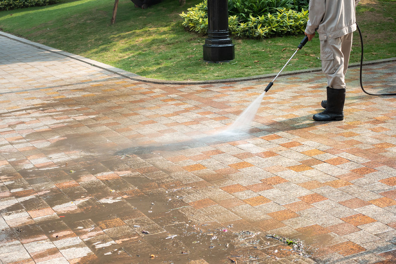 15 Benefits Of Pressure Washing Your Home, Driveway, And Sidewalks