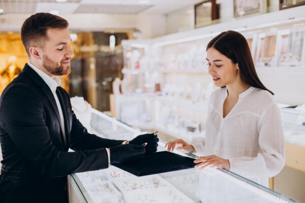 5 Things a Jeweller Wants You to Know When You Buy an Engagement Ring
