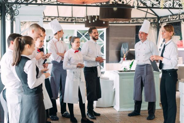 Why Restaurant Staff Needs Project Management Training