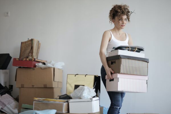 10 Tips to Decide What to Keep or Replace During a Move