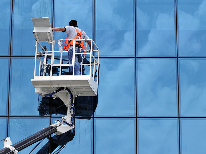 The Importance of Commercial Window Cleaning in Building Maintenance