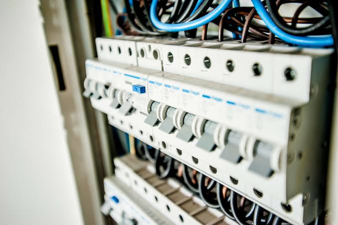 5 Warning Signs of Electrical Wiring Problems in Your Home