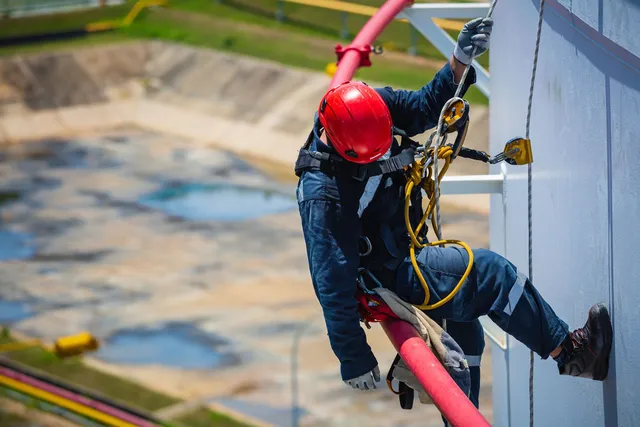 How Remedial Builders Use Rope Access for High-Rise Building Maintenance
